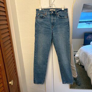 Levi's Wedgie Skinny Jeans - Lighter Wash, 26